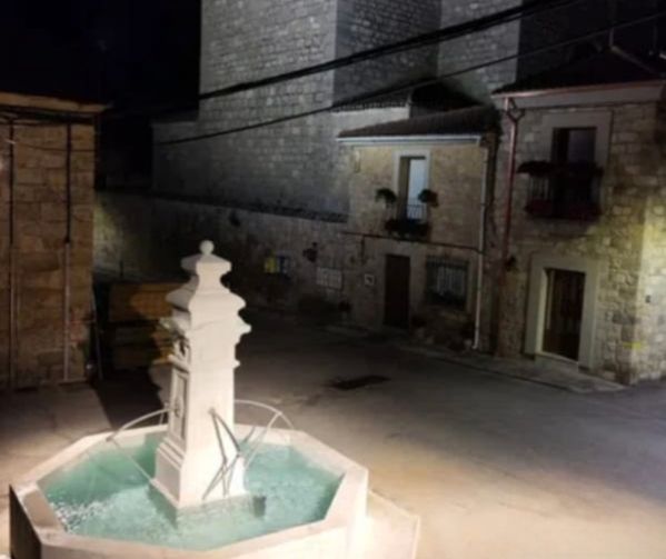 Exterior view of Country house for sale in Rabé de las Calzadas  with Storage room and Furnished