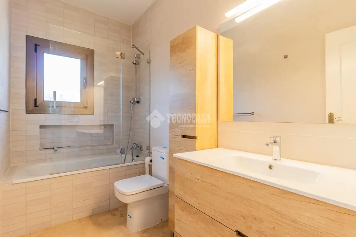 Bany de Casa o xalet de lloguer en Sant Cugat del Vallès amb Aire condicionat, Calefacció i Terrassa