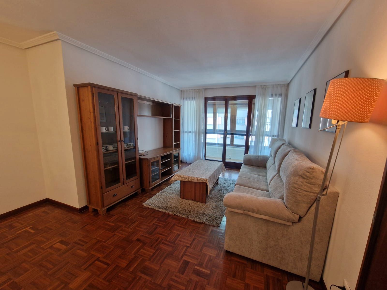 Living room of Flat to rent in Avilés  with Heating, Parquet flooring and Terrace