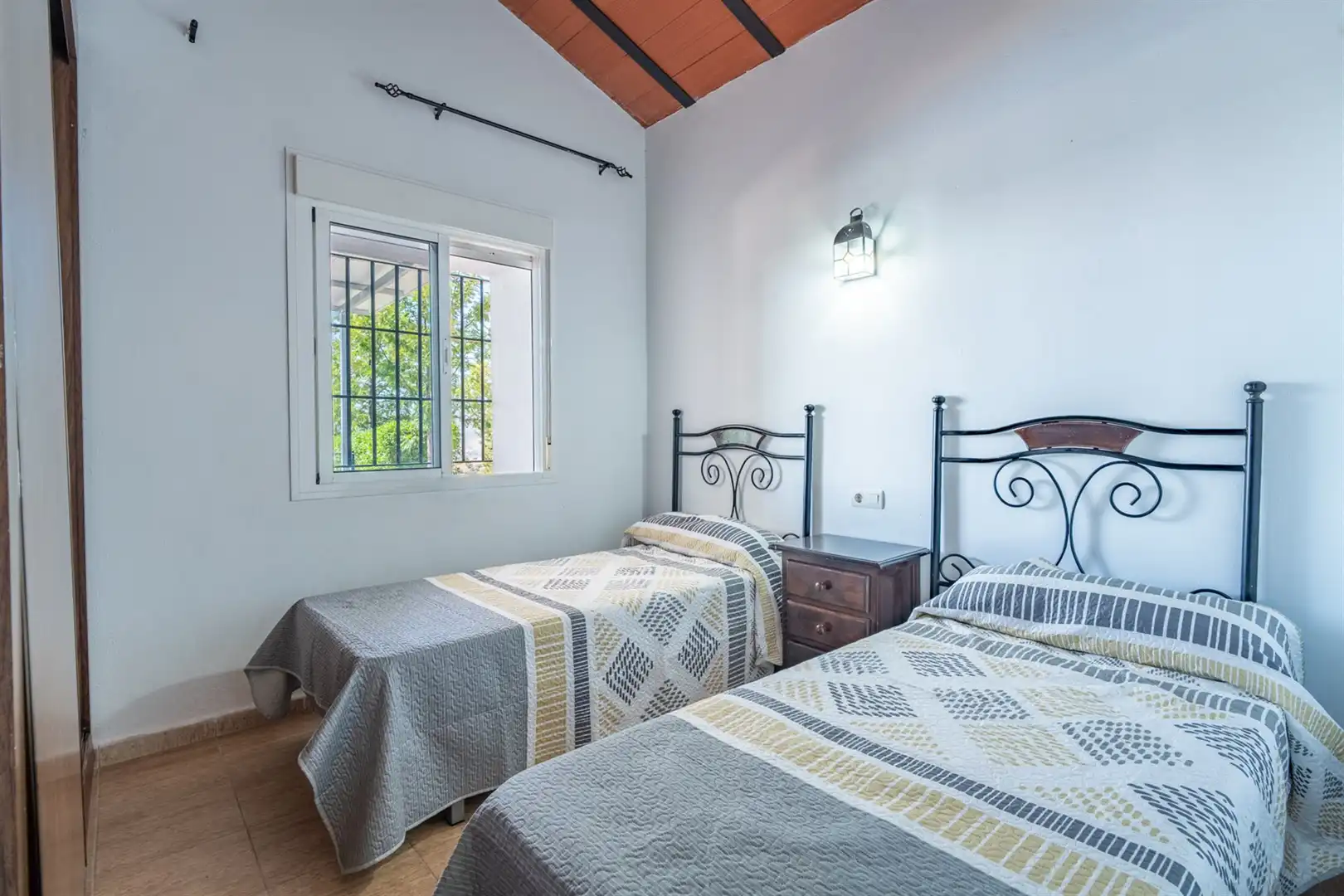 Dormitori de Casa o xalet en venda en Cártama