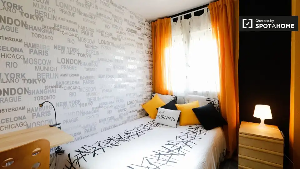 Habitación de Piso de alquiler en Alcalá de Henares con Aire acondicionado, Calefacción y Amueblado