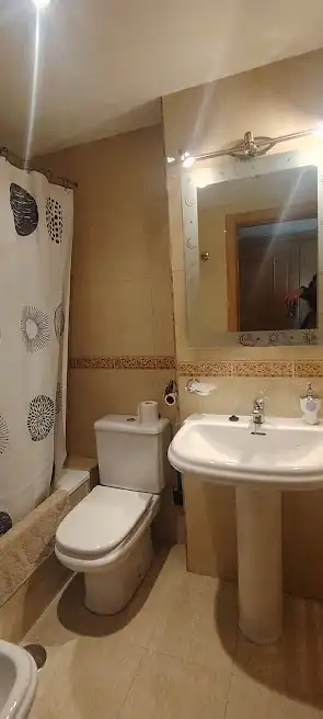 Badezimmer von Wohnung zur Miete in Linares mit Klimaanlage, Heizung und Möbliert