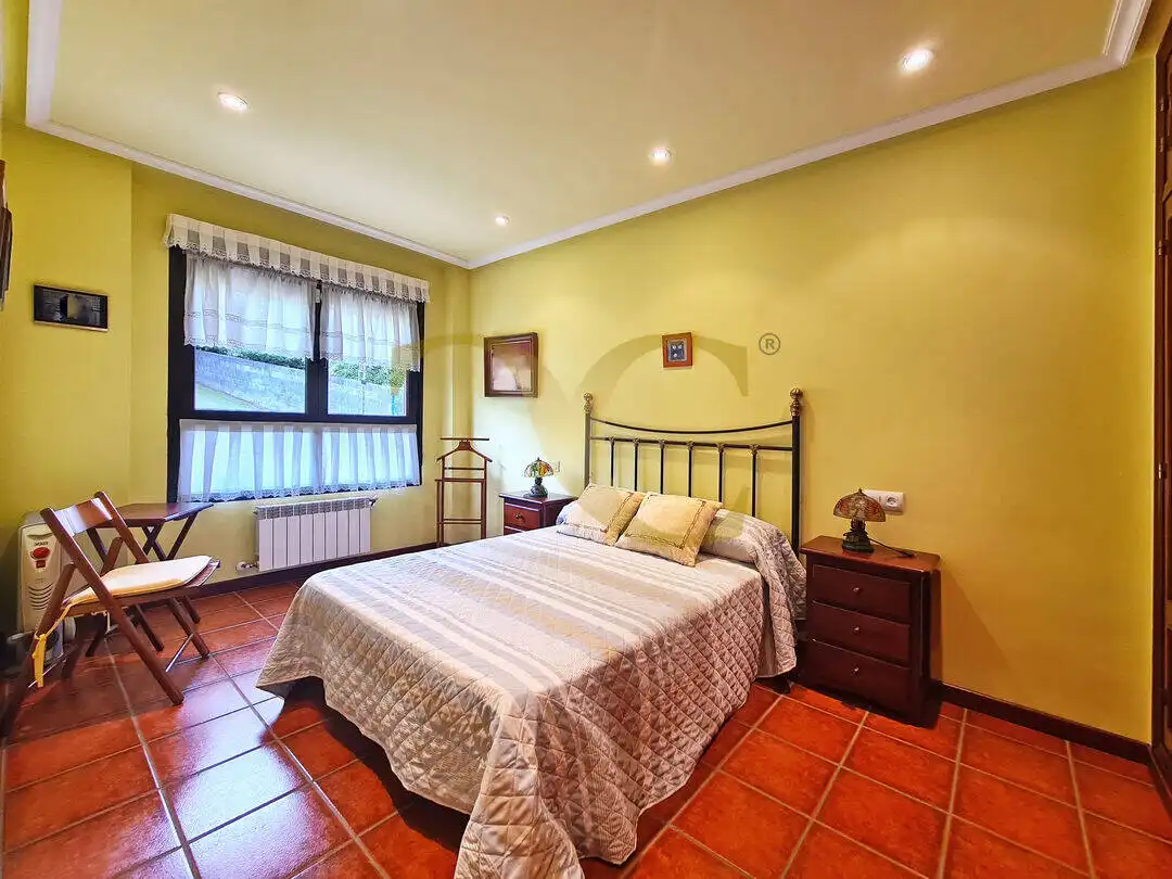 Habitación de Casa o chalet en venta en Gijón  con Calefacción, Jardín privado y Terraza