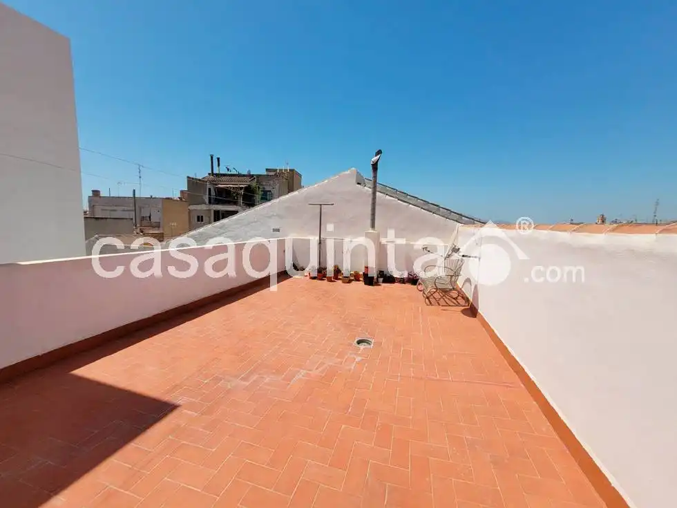 Edifici en venda a C. Pablo Picasso, Catral