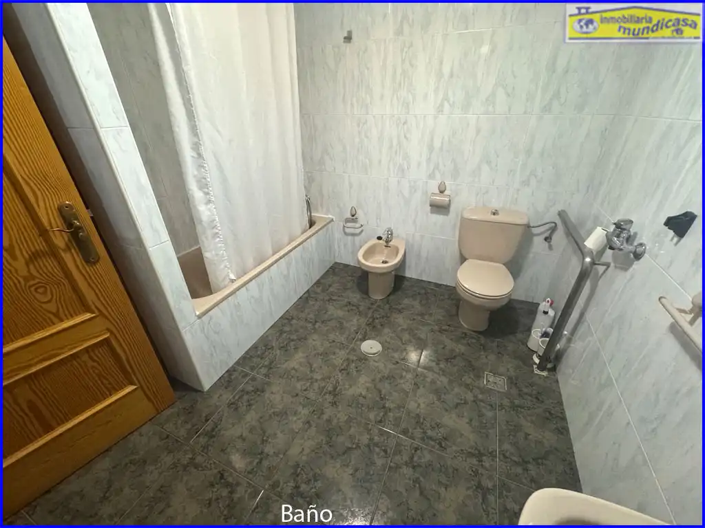 Baño de Piso en venta en Santomera con Aire acondicionado, Trastero y Amueblado
