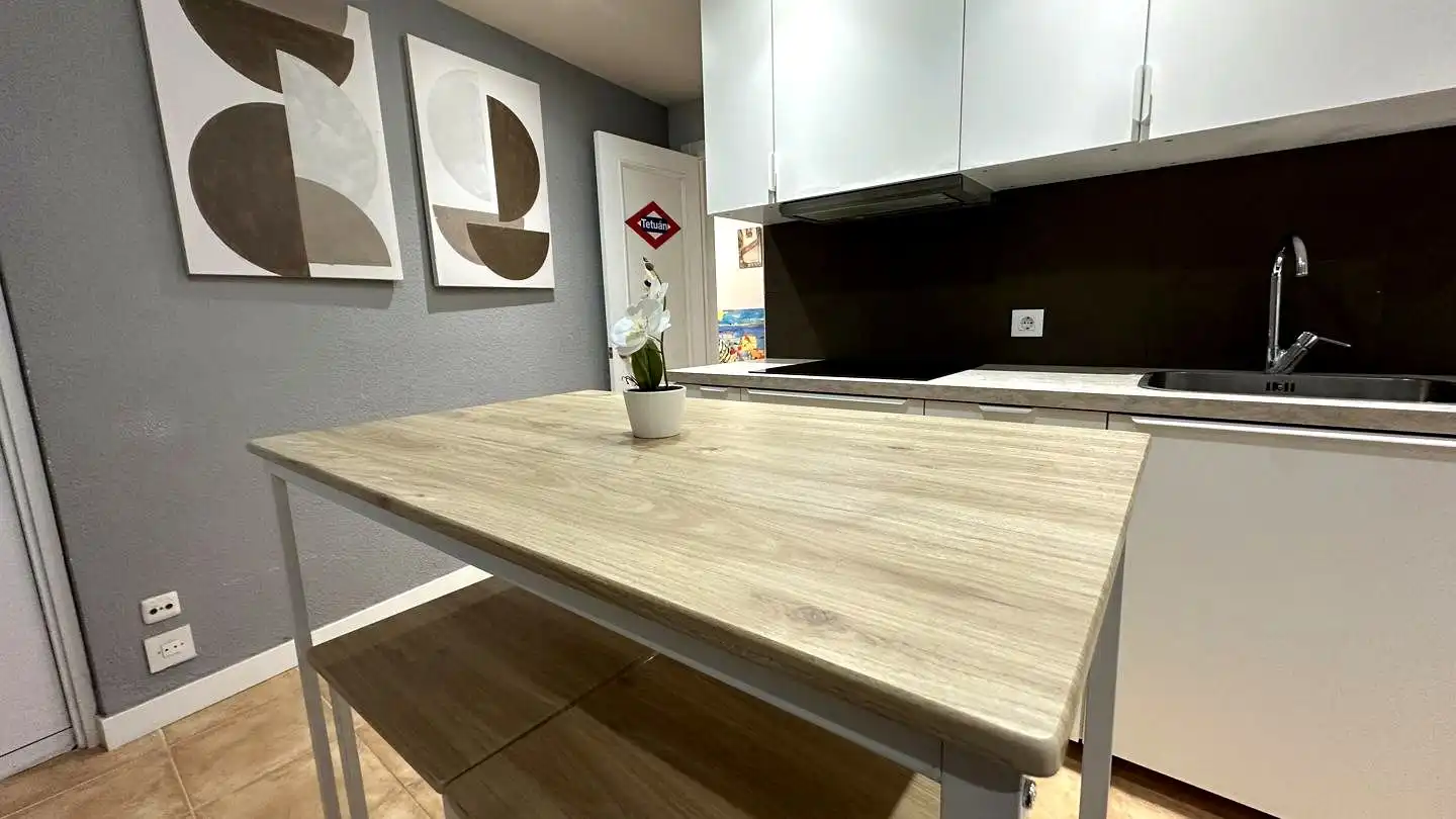 Room in Calle del Panizo, Berruguete