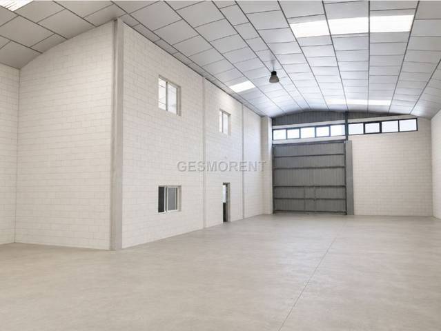 Nave industrial en Alquiler en Migjorn