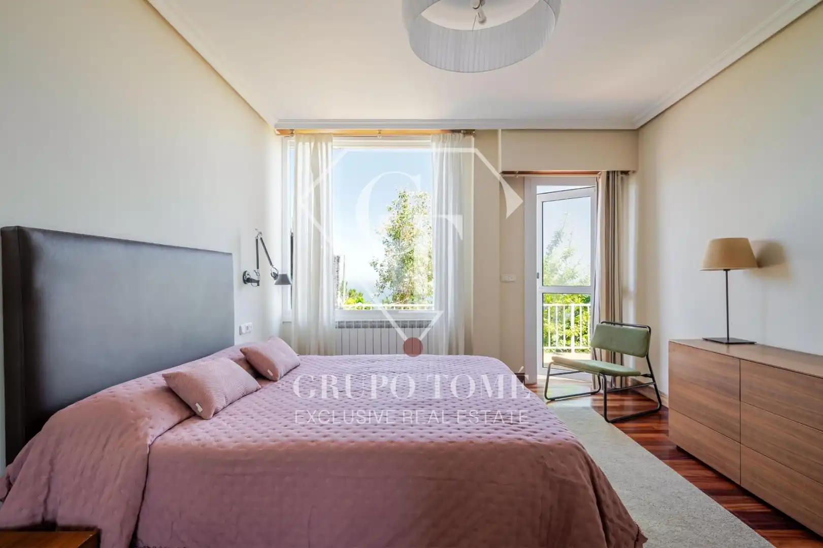 Dormitori de Casa adosada en venda en Mutriku amb Jardí privat, Terrassa i Moblat