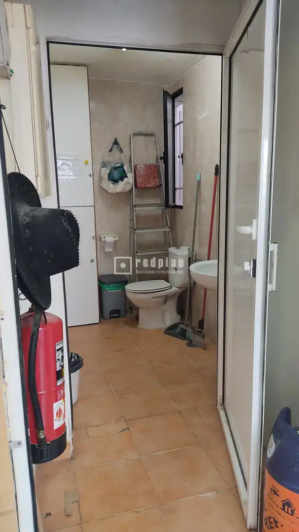 Baño de Local en venta en Getafe con Aire acondicionado y Alarma