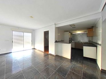 Casa amb jardí en venda a Oeste