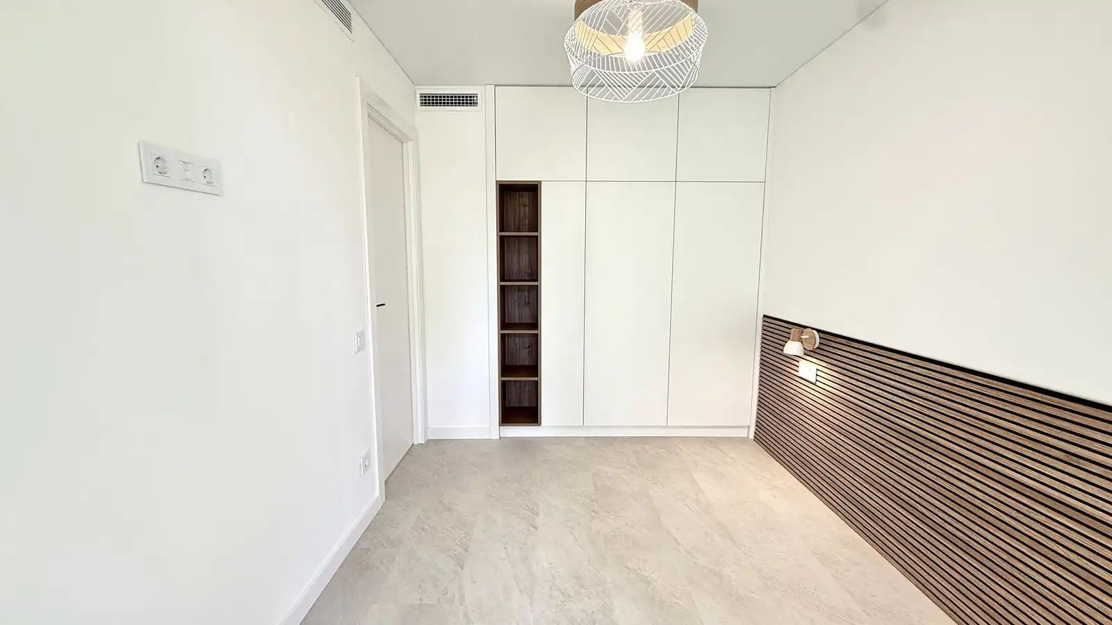 Dormitori de Apartament en venda en Estepona amb Terrassa, Traster i Moblat