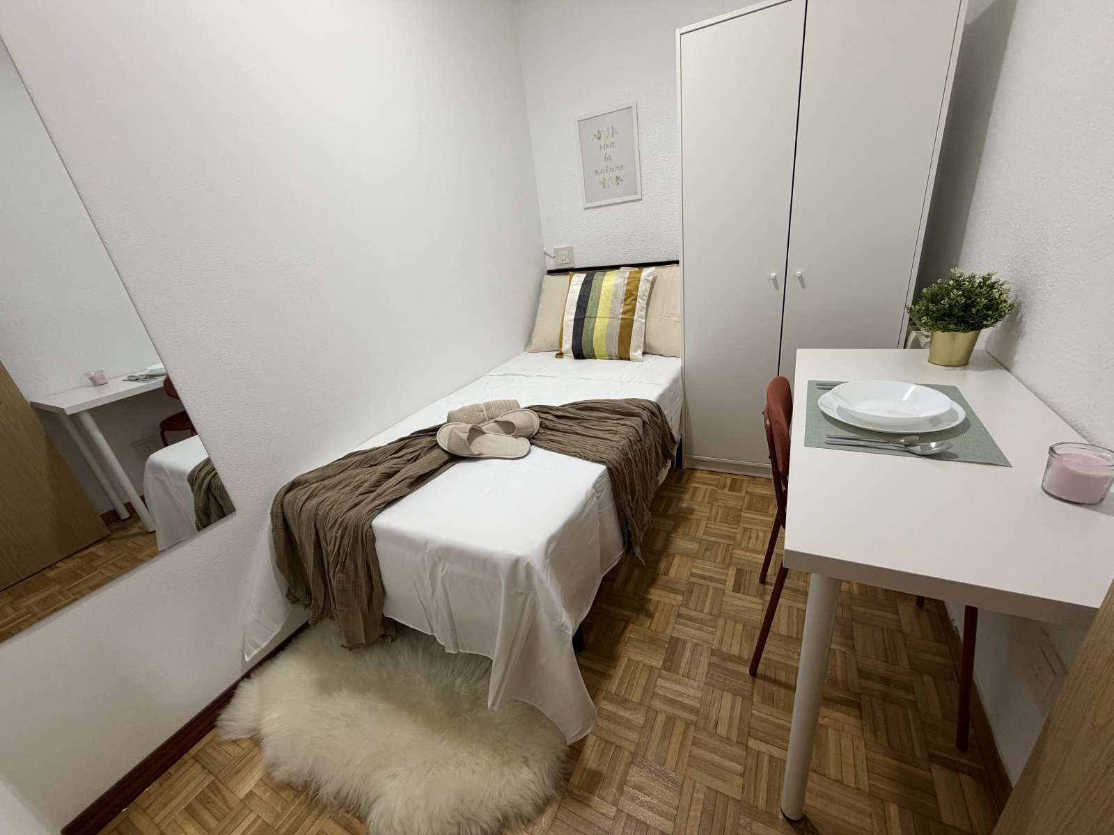 Dormitori de Pis per a compartir en  Madrid Capital amb Aire condicionat i Terrassa