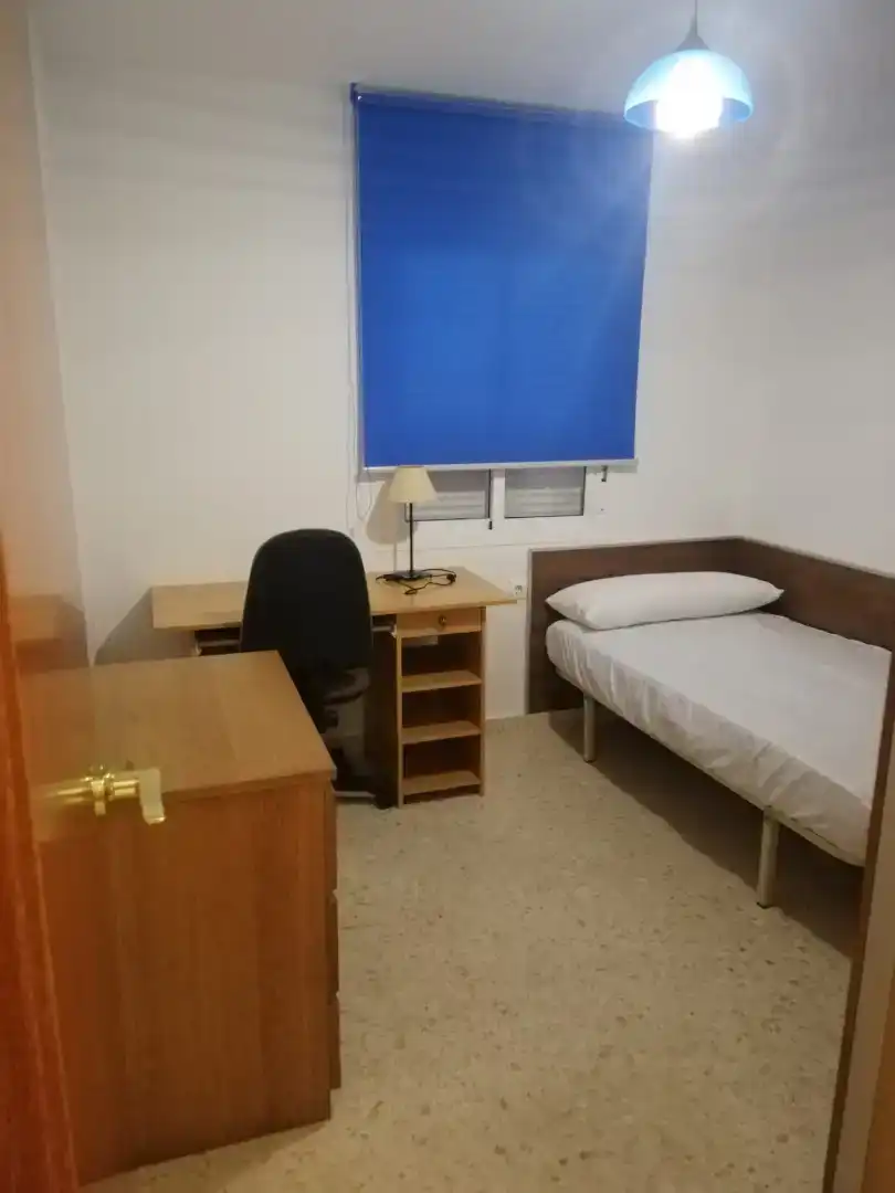 Bedroom of Flat for share in Teatinos - Universidad