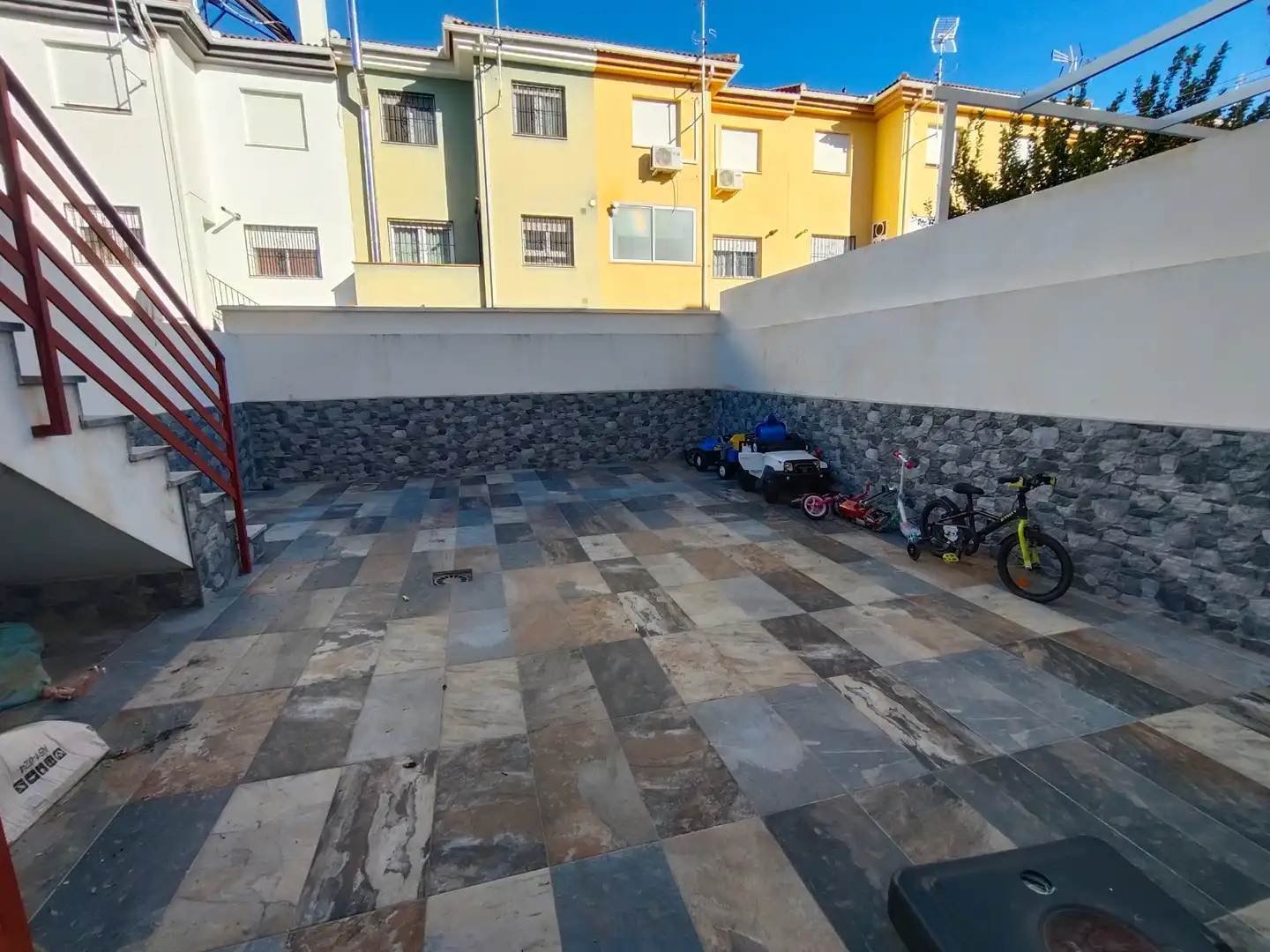 Terrassa de Casa adosada en venda en Vegas del Genil amb Aire condicionat, Calefacció i Moblat