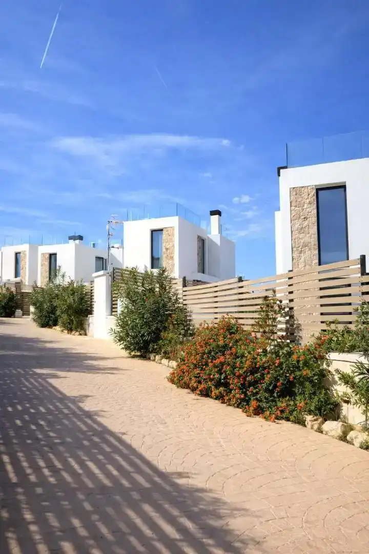 Vista exterior de Casa o xalet de lloguer en Sant Josep de sa Talaia amb Aire condicionat, Jardí privat i Traster