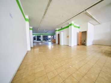 Business premises for sale in Avenida ING. GUTIERREZ SEGURA