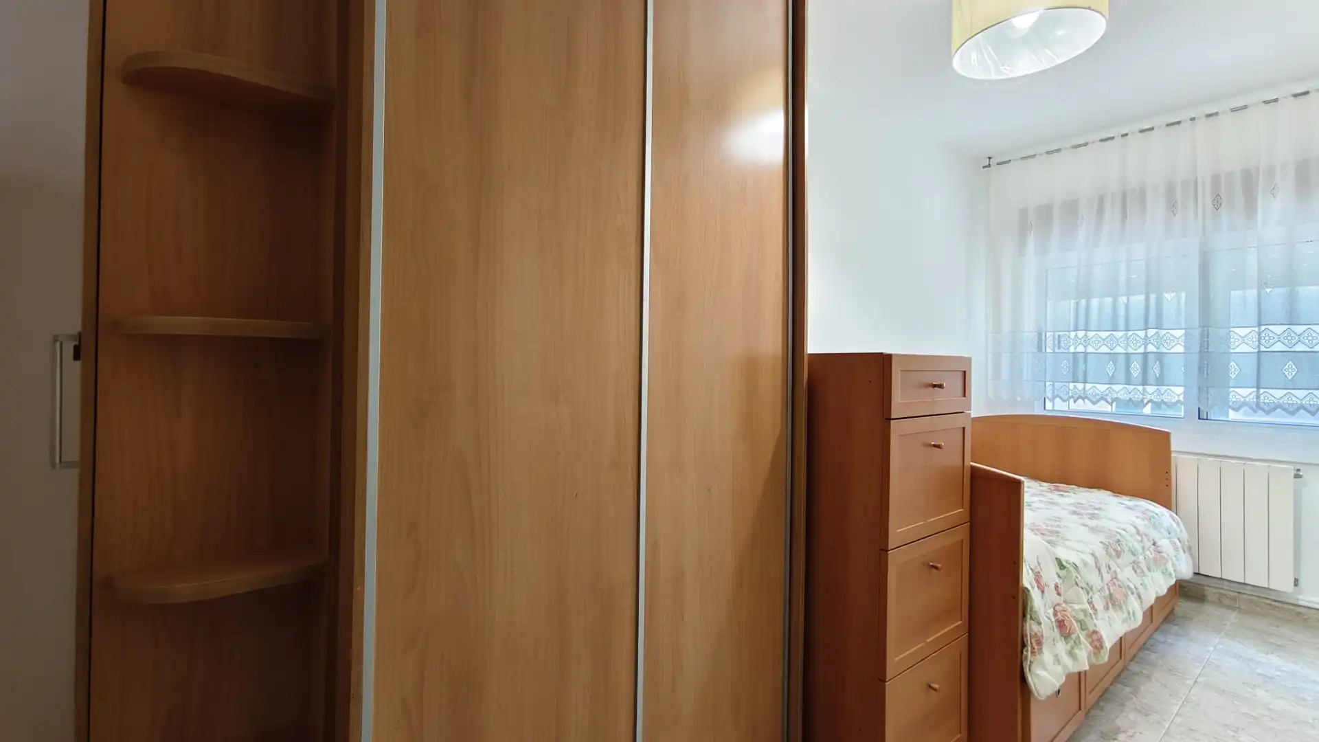 Bedroom of Flat for rent in Santiago de Compostela   with Heating, Furnished and Oven