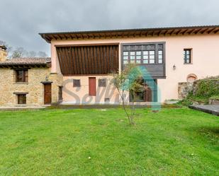 Vista exterior de Casa o xalet en venda en Nava amb Calefacció, Jardí privat i Terrassa