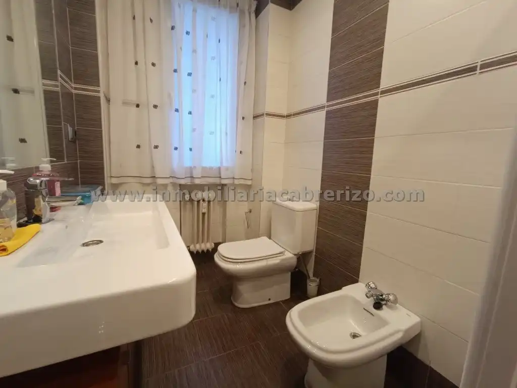 Bathroom of Flat for rent in  Logroño  with Heating, Parquet flooring and Terrace