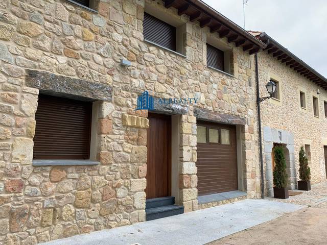 Casa-chalet en Alquiler en San Lorenzo - San Marcos