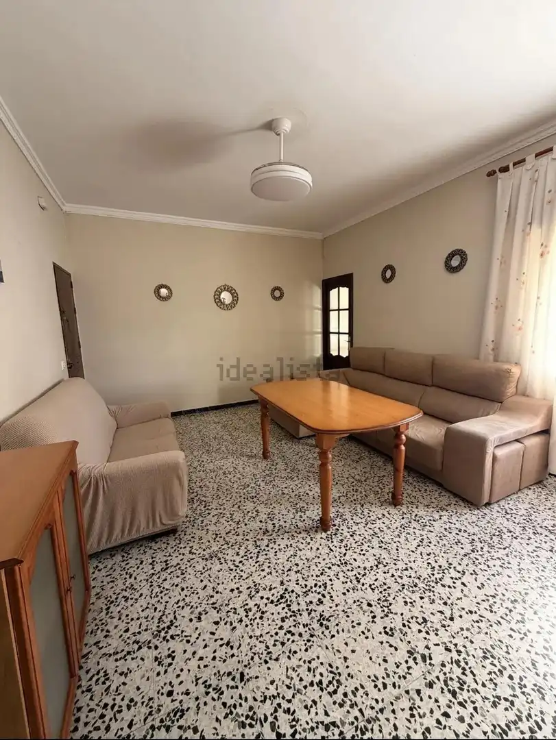 Living room of Single-family semi-detached for sale in Alcalá de Guadaira  with Air Conditioner, Terrace and Storage room