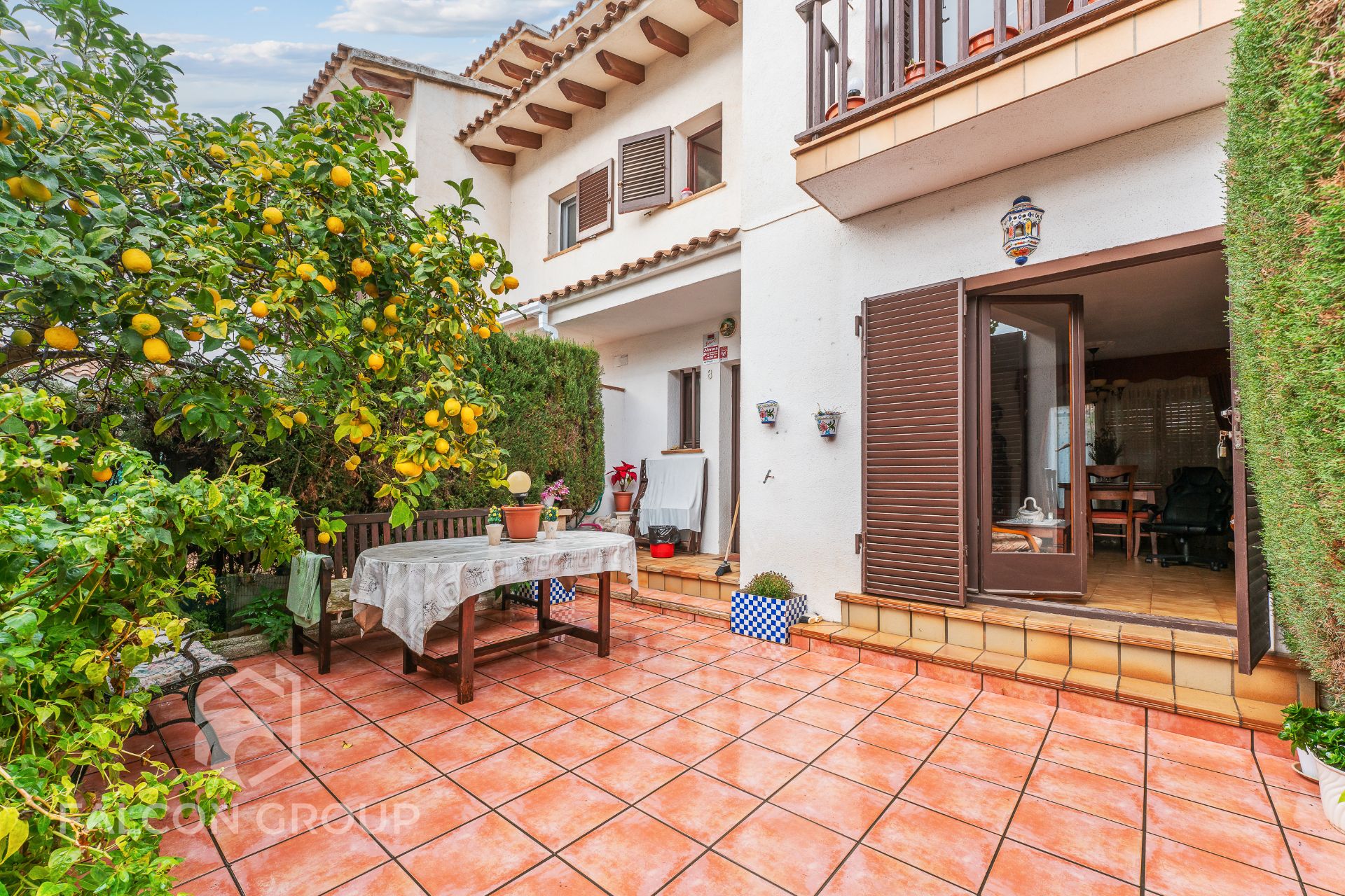 Vista exterior de Casa adosada en venda en Calafell amb Aire condicionat, Terrassa i Traster