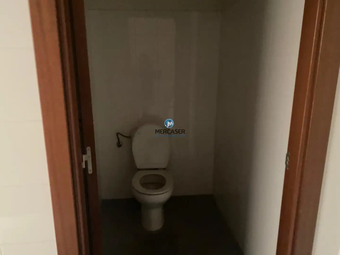 Badezimmer von Fabrikhallen zur Miete in Meco