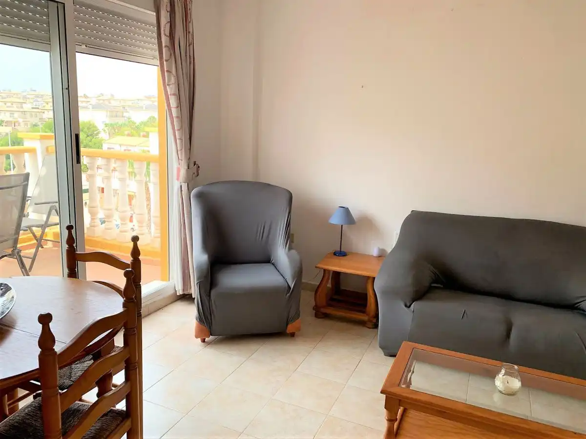Sala de estar de Apartamento de alquiler en Orihuela con Terraza y Piscina comunitaria