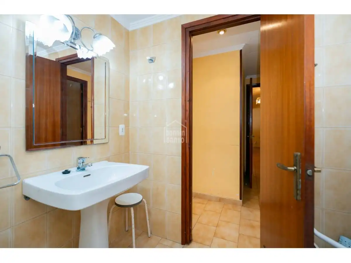 Bany de Apartament en venda en Es Castell amb Calefacció