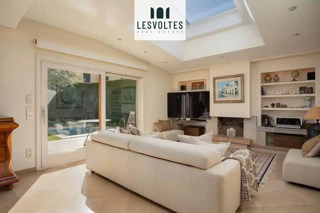 Sala de estar de Casa o chalet en venta en La Bisbal d'Empordà con Aire acondicionado, Calefacción y Jardín privado