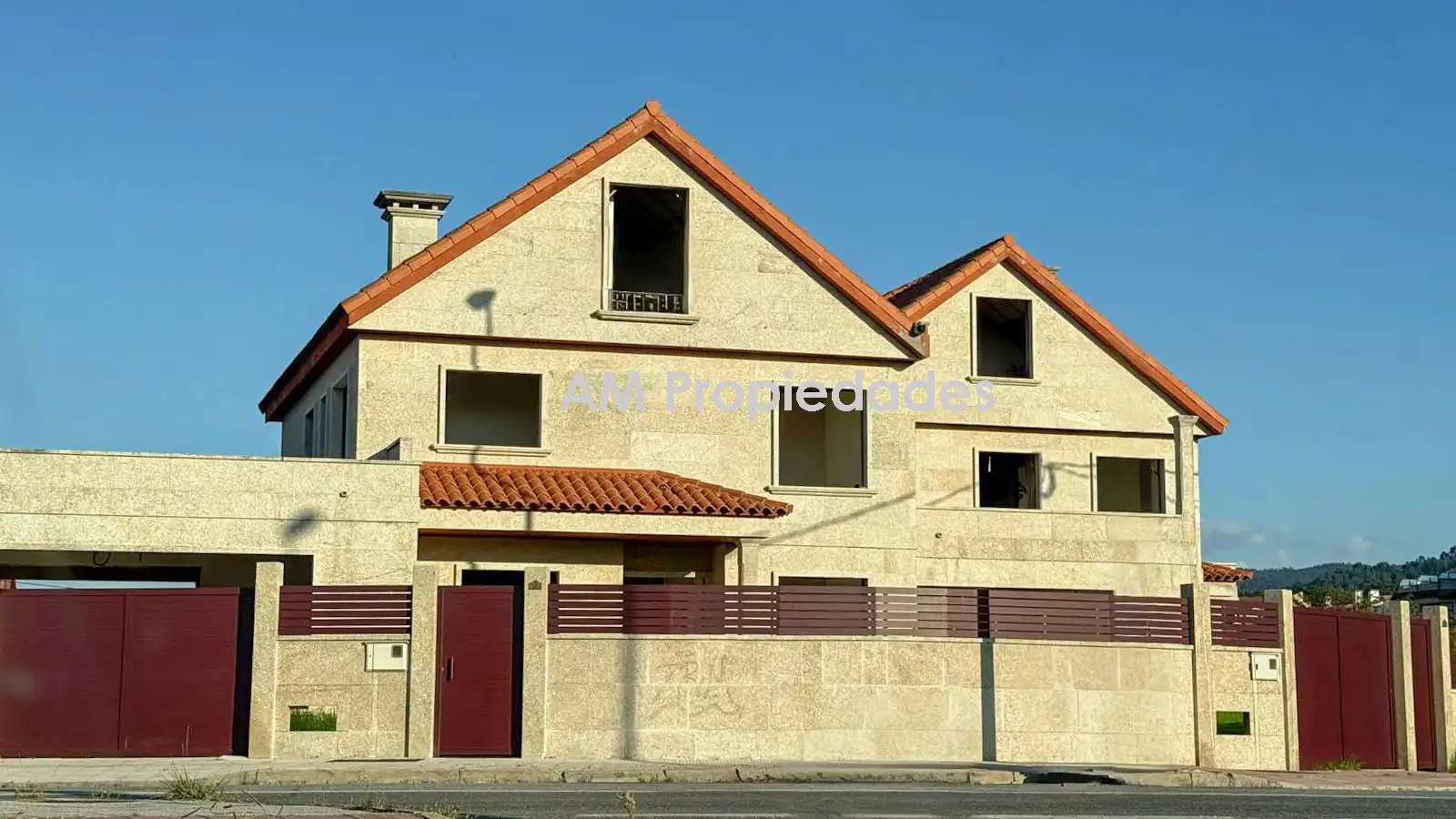 Vista exterior de Casa adosada en venda en Baiona amb Calefacció, Jardí privat i Terrassa