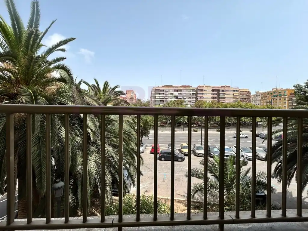 Exterior view of Flat for rent in Valencia  with Furnished