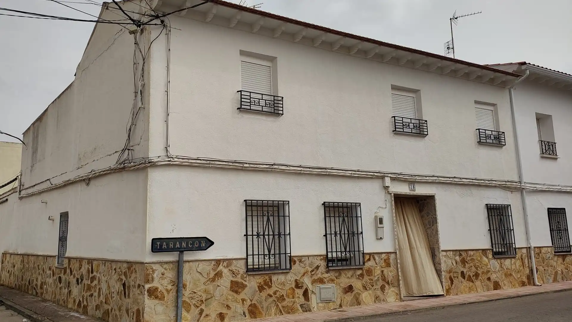 Exterior view of Houses for sale in Corral de Almaguer  with Heating, Parquet flooring and Terrace