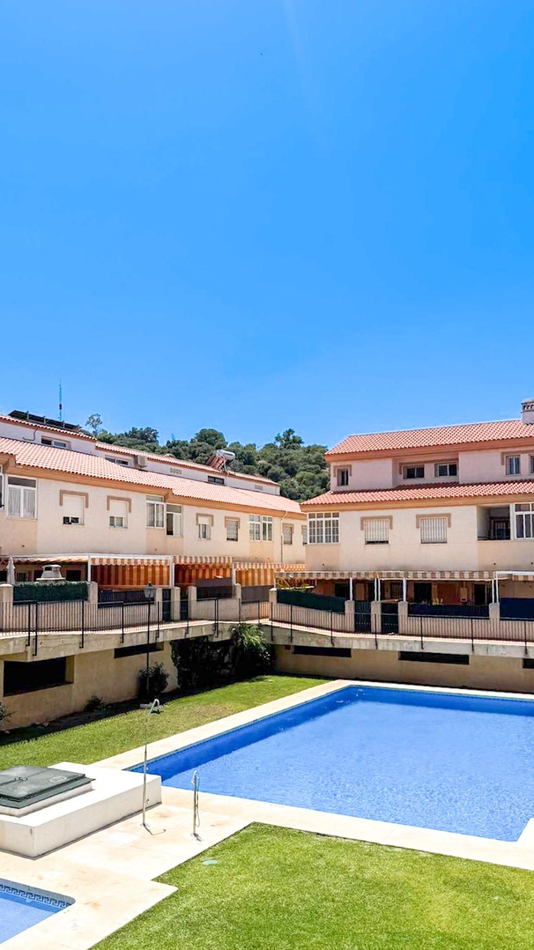 Casa adosada en venda a Calle Mar  del Norte 46, 46, Jardines de Alhaurín - Huerta Alta - Fuensanguínea