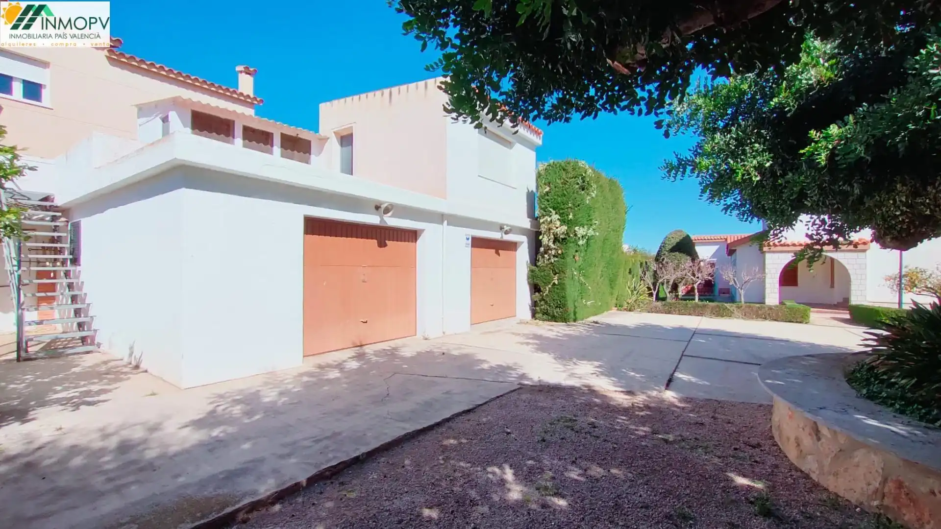 Vista exterior de Casa o xalet en venda en Vinaròs amb Jardí privat, Terrassa i Traster