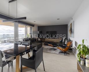 Living room of Apartment for sale in  Madrid Capital  with Air Conditioner, Swimming Pool and Balcony