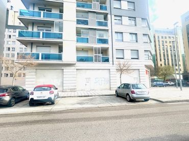 Local comercial en venda a Calle R-2 5