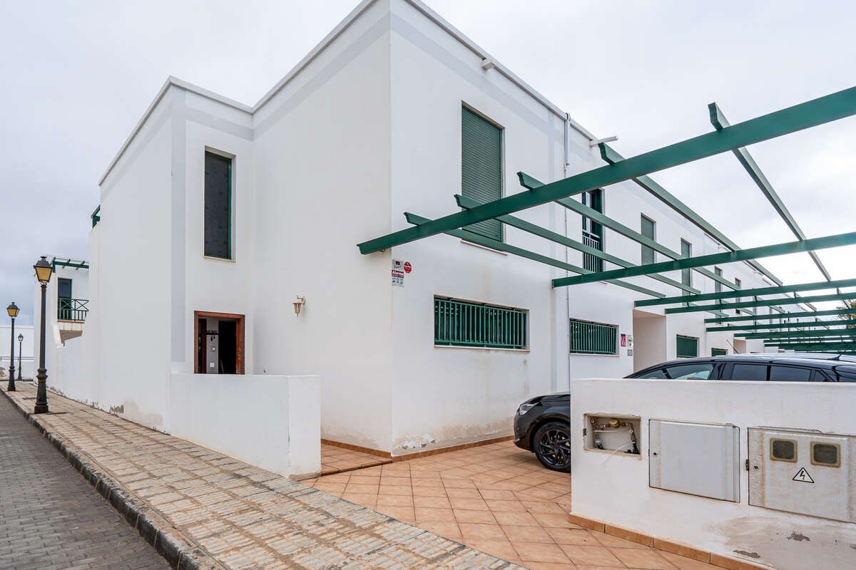Exterior view of Duplex for sale in Yaiza  with Terrace, Furnished and Balcony