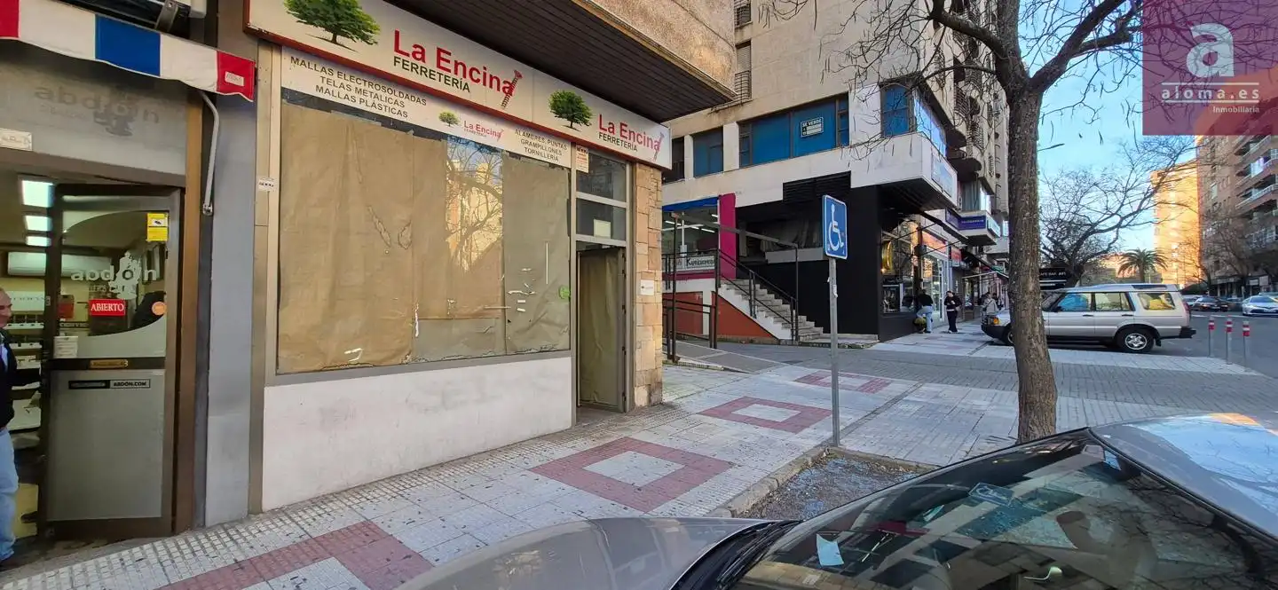 Geschaftsraum zur Miete in Avenida de Portugal, Centro
