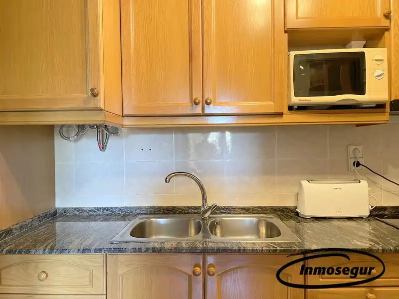 Cocina de Piso en venta en Salou con Terraza, Amueblado y Piscina comunitaria