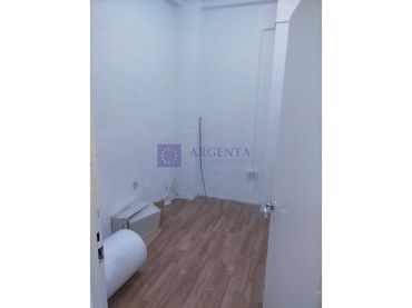 Local comercial en venda a Calle Juan XXIII