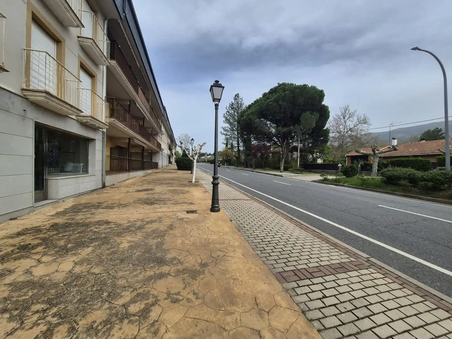 Vista exterior de Dúplex en venta en Navaluenga con Calefacción, Terraza y Amueblado