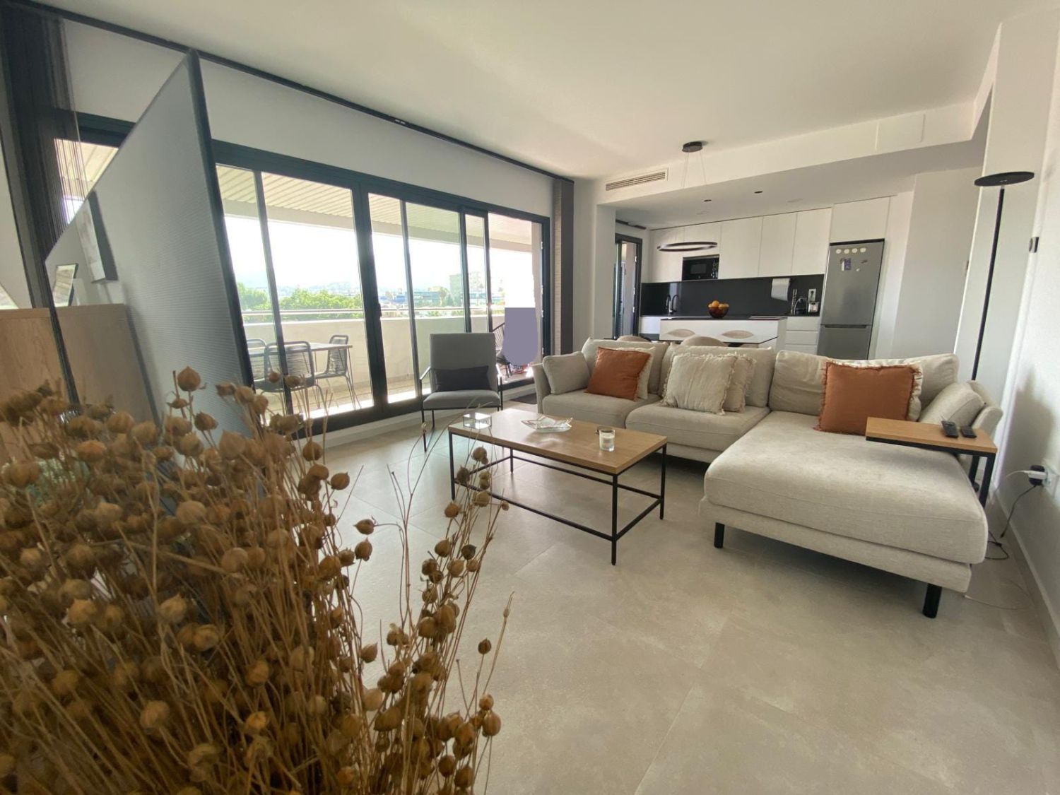 Sala d'estar de Pis de lloguer en Torremolinos amb Aire condicionat, Calefacció i Terrassa