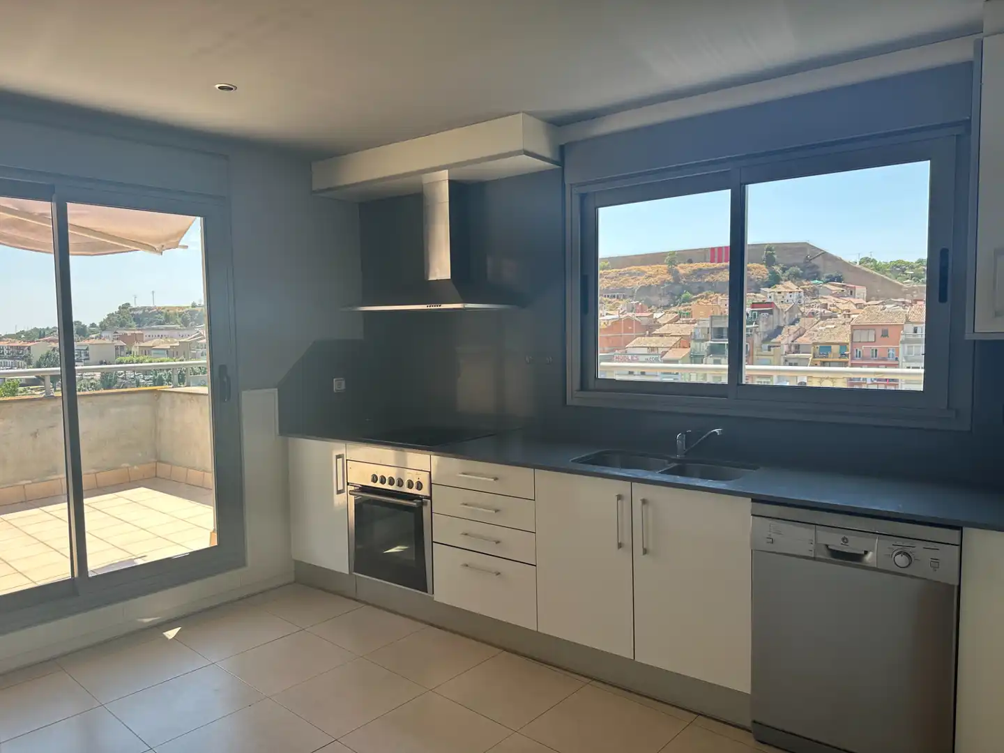 Cuina de Àtic en venda en Balaguer amb Aire condicionat, Calefacció i Terrassa