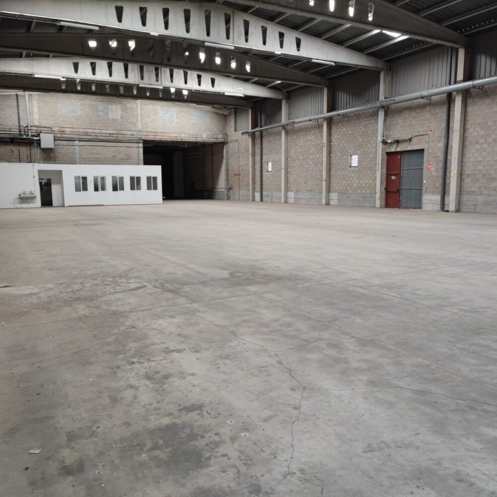 Nau industrial de lloguer en L'Hospitalet de Llobregat