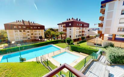 Piscina de Pis en venda en Santander amb Terrassa i Balcó