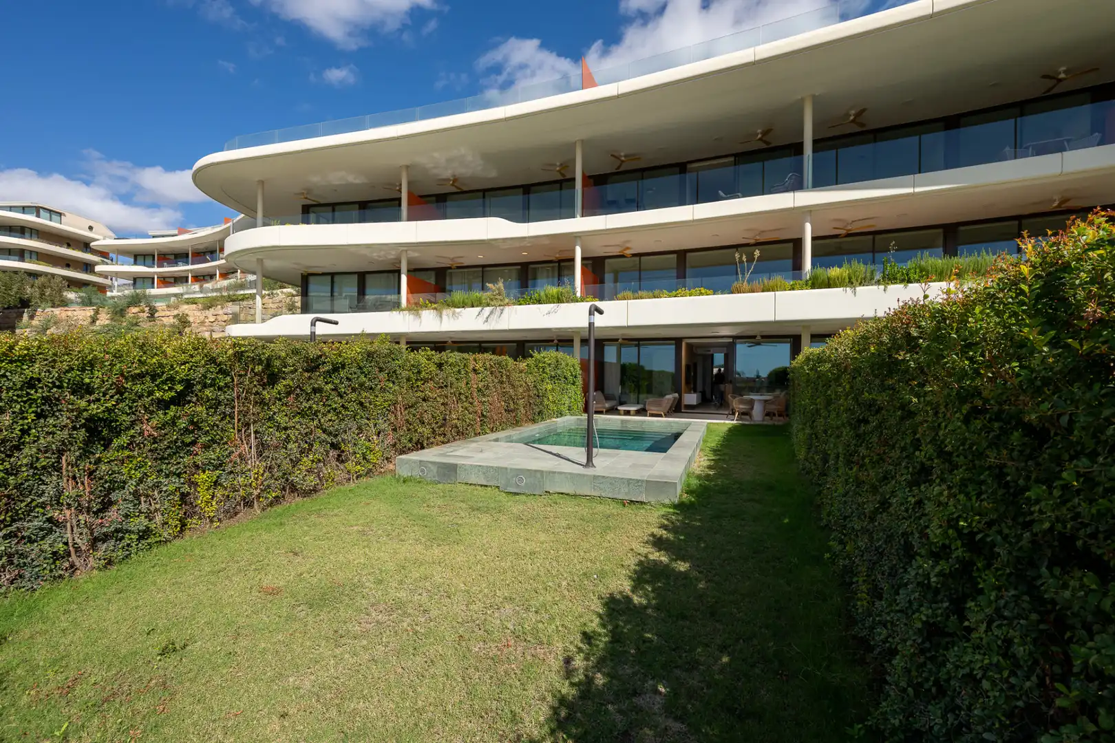 Vista exterior de Planta baixa en venda en Fuengirola amb Aire condicionat, Jardí privat i Terrassa