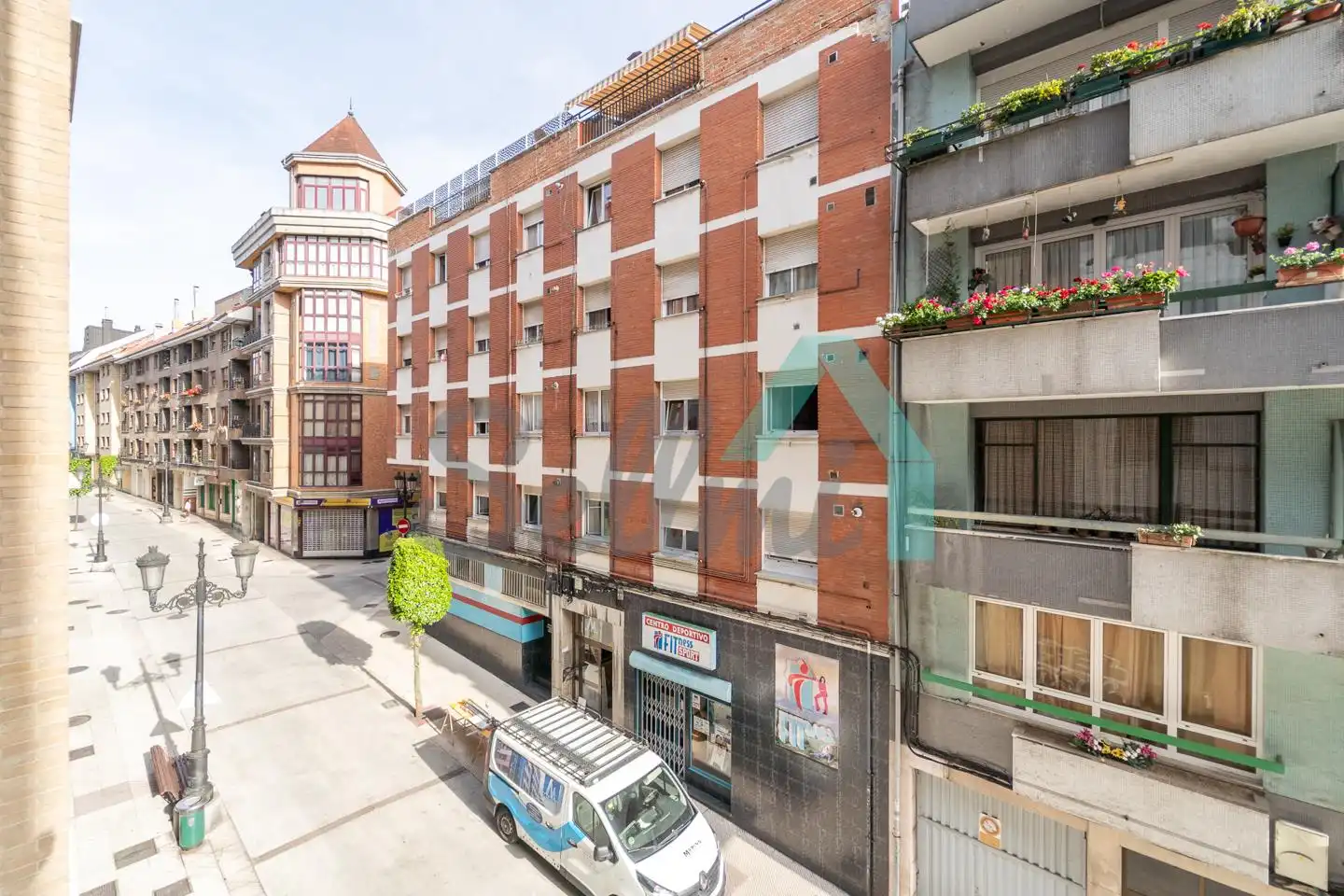 Vista exterior de Pis de lloguer en Oviedo  amb Calefacció, Parquet i Moblat