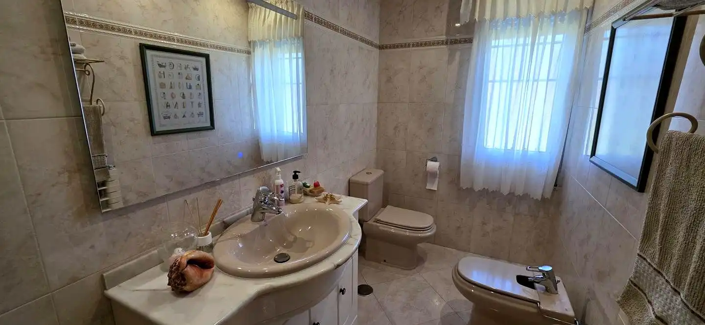 Bathroom of Houses for sale in Valdés - Luarca  with Heating, Private garden and Parquet flooring
