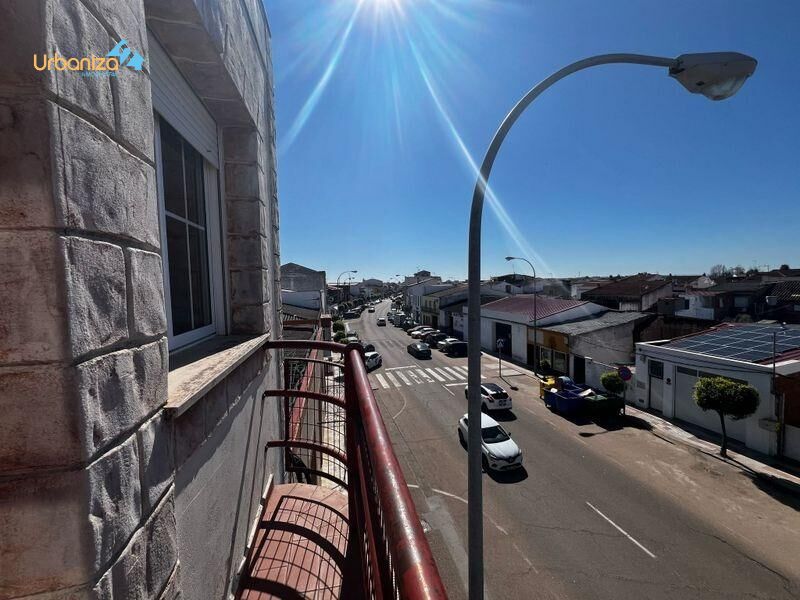 Vista exterior de Pis en venda en Talavera la Real amb Moblat i Balcó